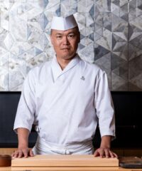 「鮨 銀座おのでら フォーシーズンズホテル京都店」料理長・久保 卓弥（くぼ たくや）