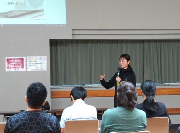 神奈川県横浜市保土ケ谷スポーツセンターで西川綾が食育授業を実施